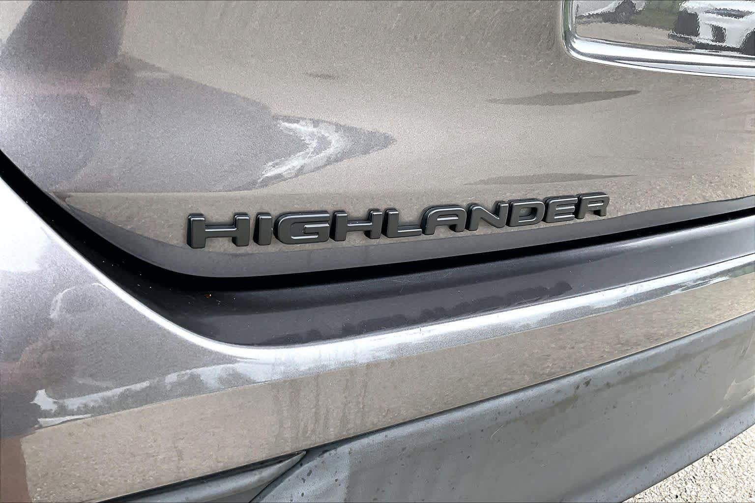Used 2021 Toyota Highlander XLE AWD/4WD image 10