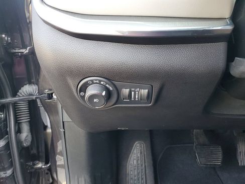 Used 2023 Jeep Compass Limited AWD/4WD image 23