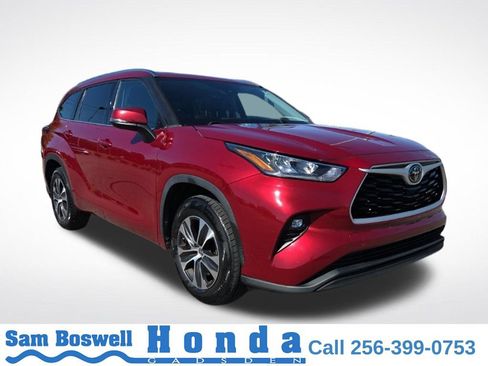 Used 2020 Toyota Highlander XLE FWD image 1