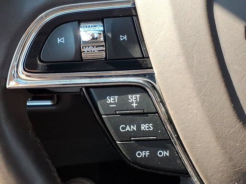Used 2023 Lincoln Nautilus Reserve AWD/4WD image 21
