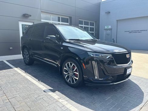 Used 2023 Cadillac XT6 Sport w/ Technology Package AWD/4WD image 11
