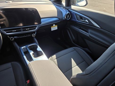 New 2026 Chevrolet Equinox EV LT w/ LPO, Blackout Package image 17