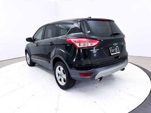 Used 2015 Ford Escape SE image 2