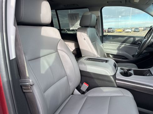 Used 2016 Chevrolet Suburban LT w/ Luxury Package image 40