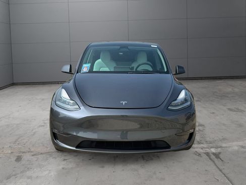 Used 2023 Tesla Model Y Long Range AWD/4WD image 8