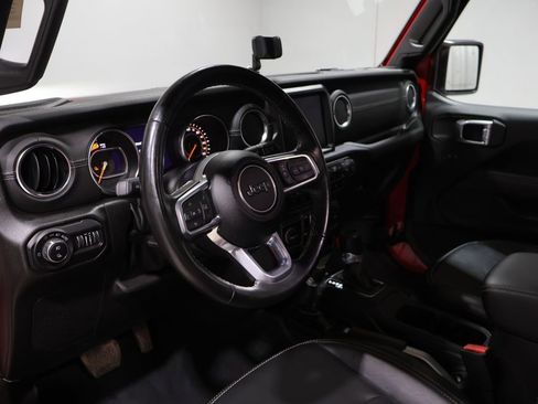 Used 2022 Jeep Gladiator Overland w/ Popular Equipment Package AWD/4WD image 15