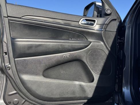 Used 2021 Jeep Grand Cherokee Limited image 9