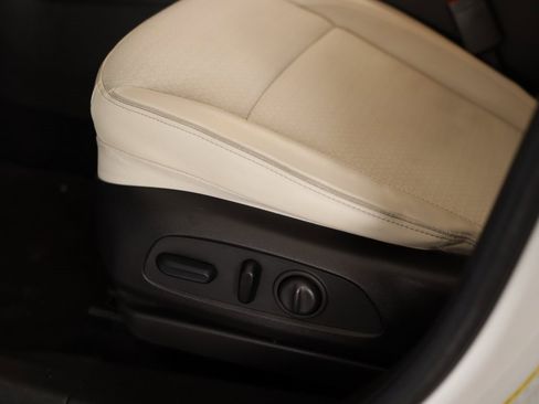 Used 2023 Buick Encore GX Select image 21