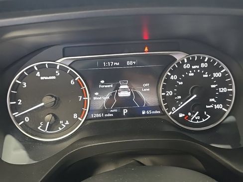 Used 2024 Nissan Rogue SV AWD/4WD image 5
