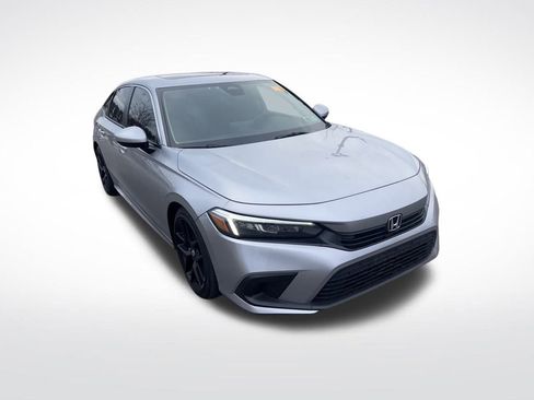 Used 2023 Honda Civic EX image 3