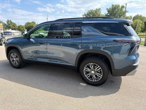 Used 2025 Chevrolet Traverse LT w/ Driver Confidence Package FWD image 5