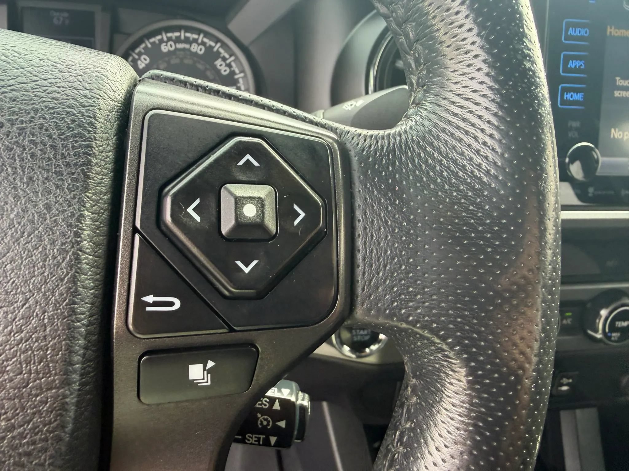 Used 2017 Toyota Tacoma TRD Sport w/ Tow Package AWD/4WD image 32