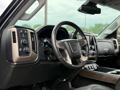 Used 2018 GMC Sierra 2500 Denali AWD/4WD image 13