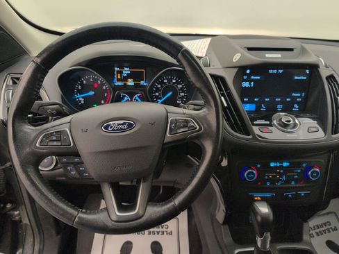 Used 2017 Ford Escape Titanium image 22