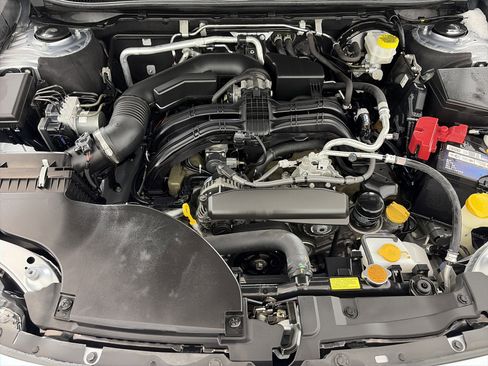 Used 2021 Subaru Outback Limited image 11