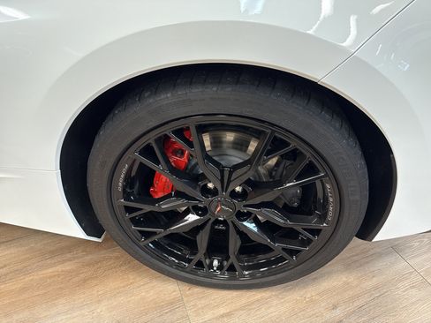 Used 2023 Chevrolet Corvette Stingray Premium Conv w/ Z51 Performance Package image 17