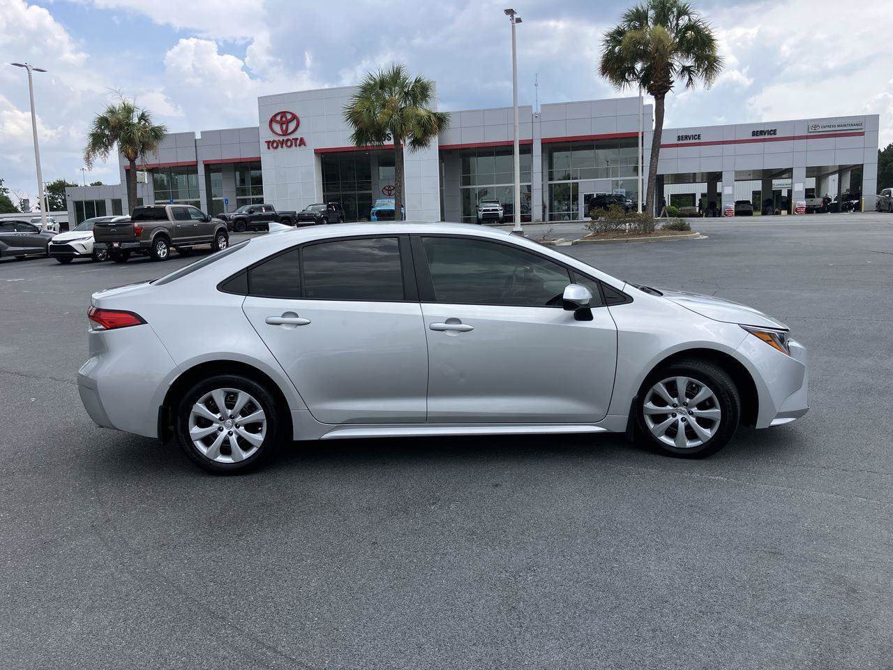 Certified 2025 Toyota Corolla LE FWD image 6