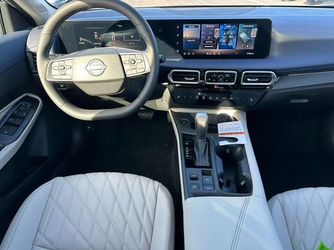 Used 2026 Nissan Sentra SL w/ Floor Mat Package FWD image 6