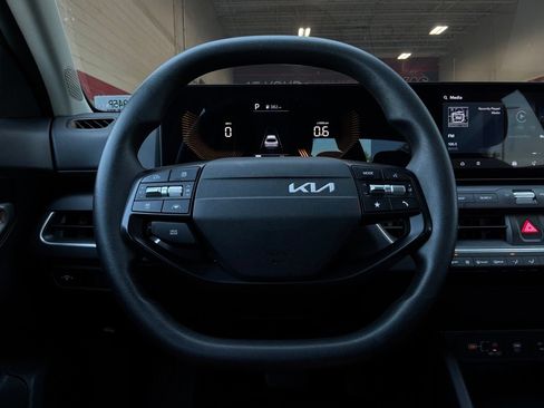 Used 2025 Kia K4 FWD image 33