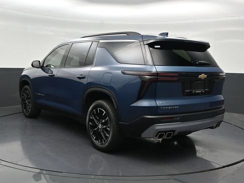 Used 2025 Chevrolet Traverse LT w/ Sun and Wheel Package FWD image 3