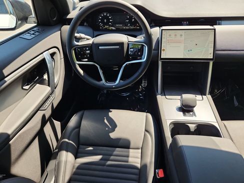 New 2026 Land Rover Discovery Sport Landmark AWD/4WD image 4