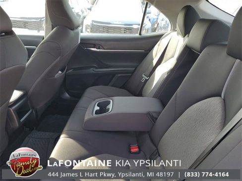 Used 2021 Toyota Camry LE image 23