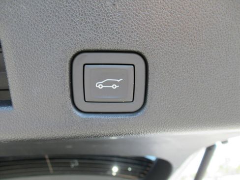 Used 2025 GMC Acadia Elevation image 34