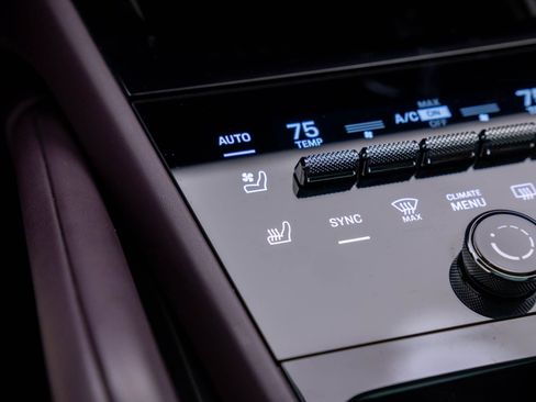 Certified 2024 Porsche Cayenne image 28