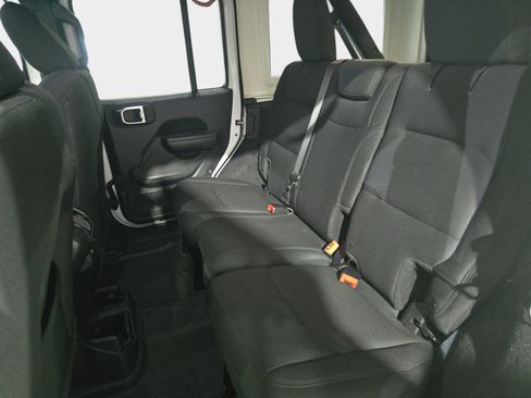 Used 2018 Jeep Wrangler Unlimited Sport S AWD/4WD image 11
