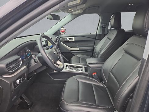 Certified 2023 Ford Explorer XLT w/ Equipment Group 202A image 11