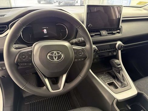 Used 2025 Toyota RAV4 XLE w/ Convenience Package AWD/4WD image 21