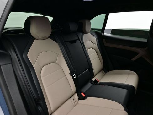 Used 2026 Porsche Cayenne Turbo AWD/4WD image 17