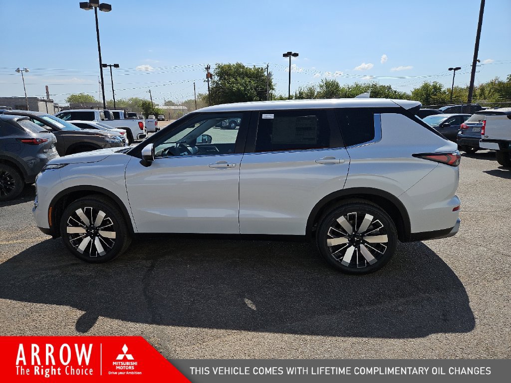 New 2026 Mitsubishi Outlander SE FWD image 7