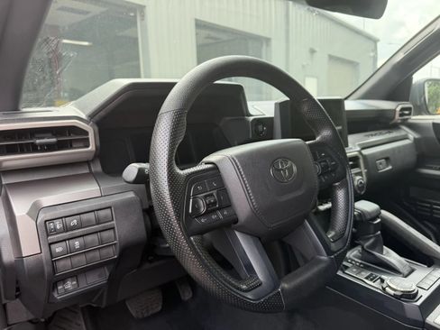 Used 2025 Toyota Tacoma SR5 AWD/4WD image 8