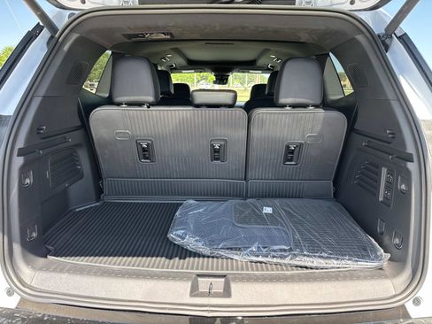 New 2026 GMC Acadia Denali Ultimate AWD/4WD image 11