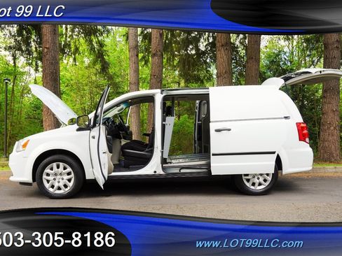 Used 2014 RAM C/V Tradesman w/ UConnect Hands-Free Group FWD image 31