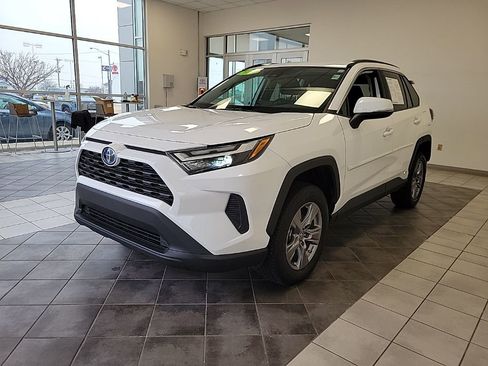 Used 2024 Toyota RAV4 LE AWD/4WD image 2