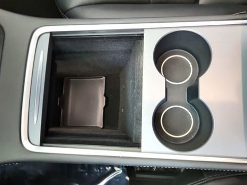 Used 2024 Tesla Model Y Performance image 49