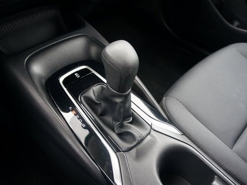 Used 2025 Toyota Corolla LE image 24