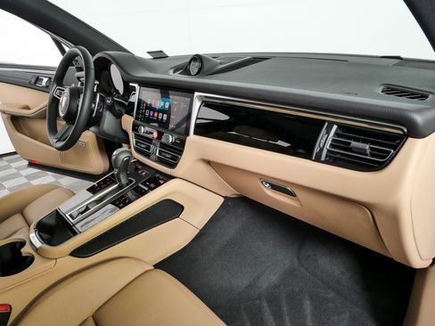 New 2026 Porsche Macan AWD/4WD image 25