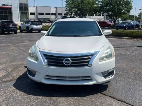 Used 2013 Nissan Altima 2.5 S FWD image 2