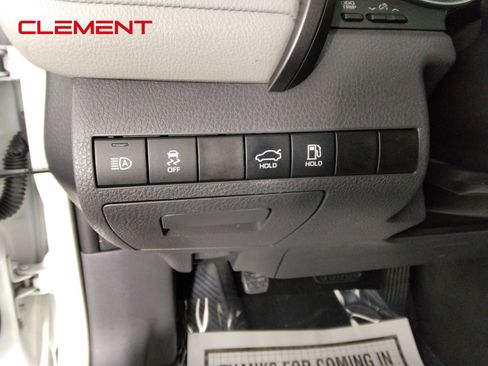 Used 2022 Toyota Camry LE FWD image 11