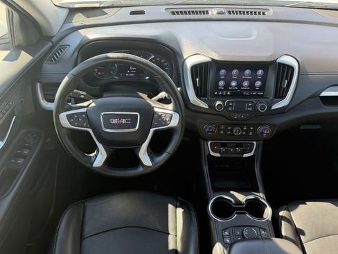 Used 2024 GMC Terrain SLT FWD image 10