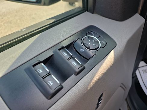 Used 2015 Ford F150 XLT w/ Equipment Group 302A Luxury AWD/4WD image 12