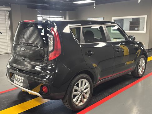 Used 2018 Kia Soul + FWD image 6