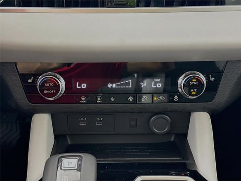New 2026 Mitsubishi Outlander SE FWD image 15