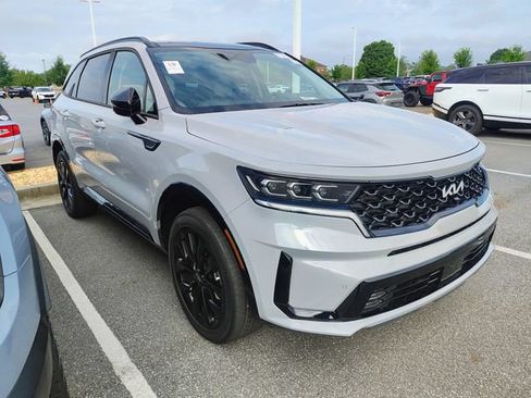 Used 2023 Kia Sorento SX AWD/4WD image 3