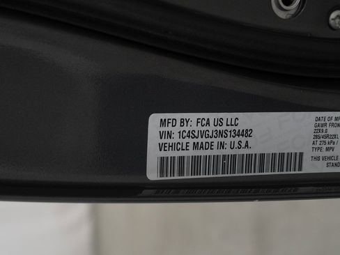 Used 2022 Jeep Grand Wagoneer Series III image 58