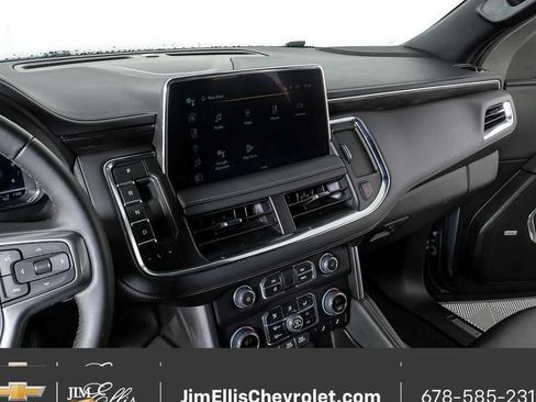 Certified 2024 Chevrolet Suburban LT RWD image 14