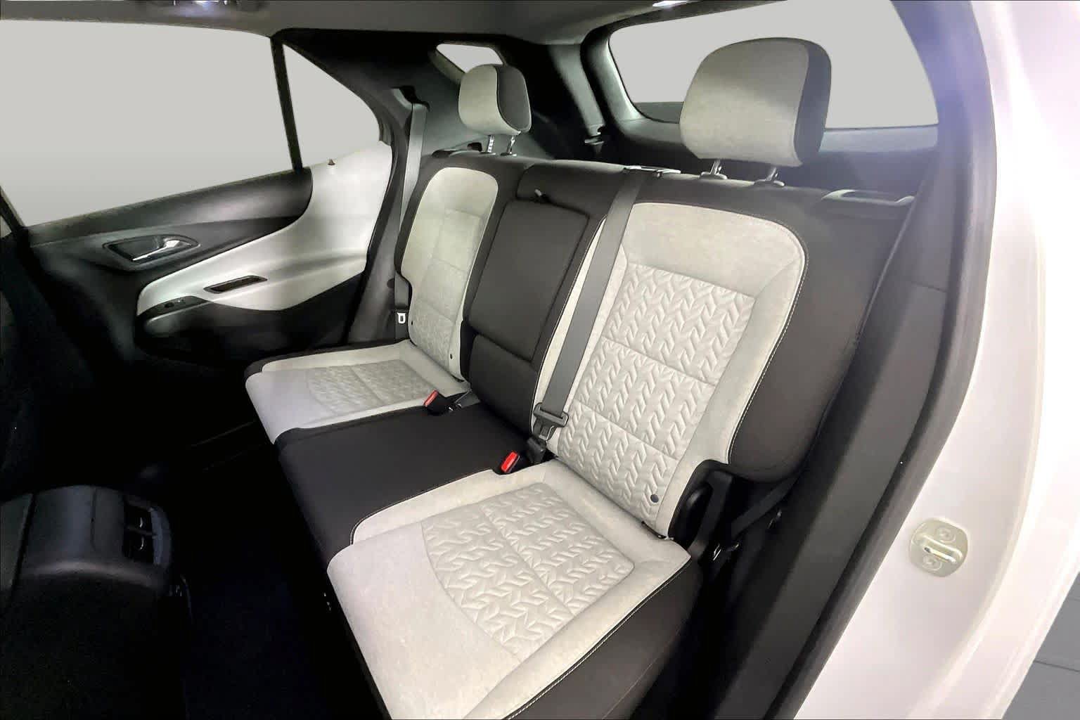 Used 2023 Chevrolet Equinox LS w/ LS Convenience Package FWD image 18